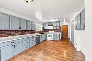 3090 W Meadow Green Way, West Jordan, UT 84088 - Photo 8