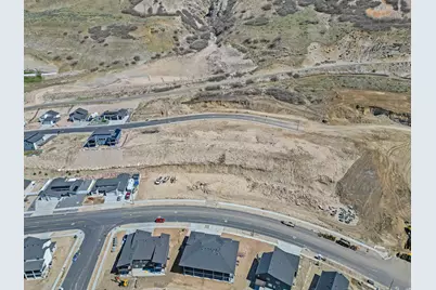 1472 E 3090 N #302, Ogden, UT 84414 - Photo 2