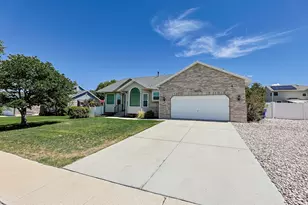 9271 S Grand Teton Dr, West Jordan, UT 84088 - Photo 2