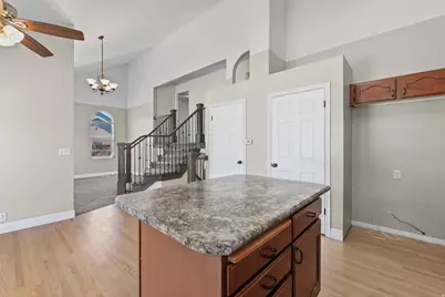 9271 S Grand Teton Dr, West Jordan, UT 84088 - Photo 8