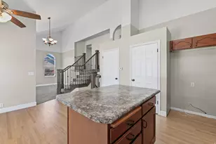 9271 S Grand Teton Dr, West Jordan, UT 84088 - Photo 8