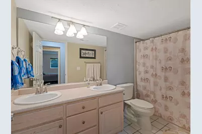 2047 E Village Point Way, Sandy, UT 84093 - Photo 2