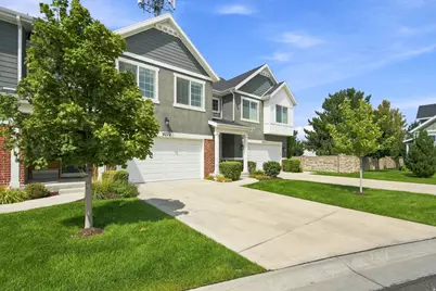 9272 S Ashbourne Dr, Sandy, UT 84094 - Photo 2