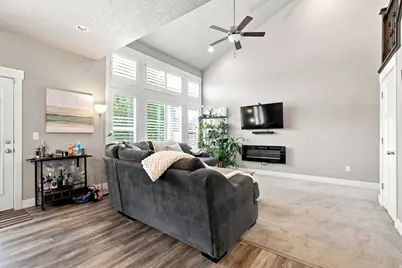 9272 S Ashbourne Dr, Sandy, UT 84094 - Photo 8