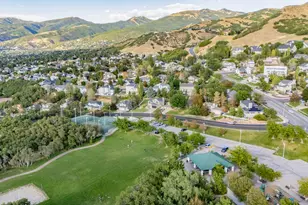3829 S 400 E, Bountiful, UT 84010 - Photo 32