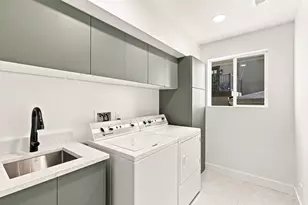 3829 S 400 E, Bountiful, UT 84010 - Photo 14