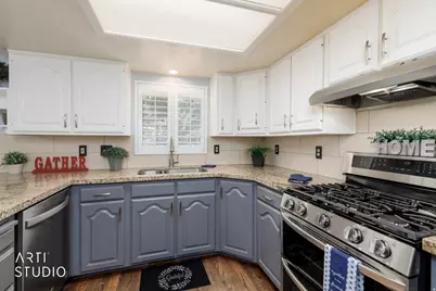 2275 E 3350 N, Layton, UT 84040 - Photo 10