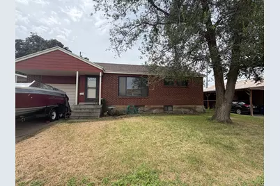 289 E 4475 S, Washington Terrace, UT 84405 - Photo 2