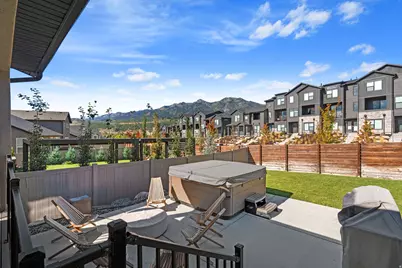 6025 N Angels Landing Dr, Mountain Green, UT 84050 - Photo 6