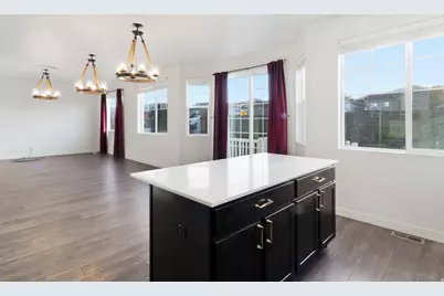 8046 S 6910 W, West Jordan, UT 84081 - Photo 12