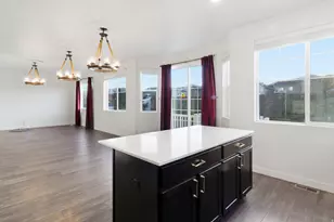 8046 S 6910 W, West Jordan, UT 84081 - Photo 12
