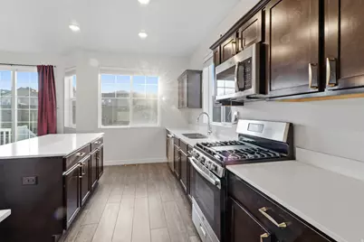 8046 S 6910 W, West Jordan, UT 84081 - Photo 10