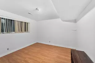 26 W La Vista Dr S, West Jordan, UT 84088 - Photo 16