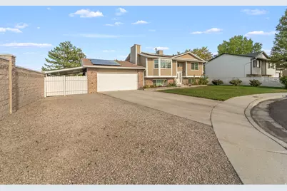 4717 S Spicewood Cir W, Taylorsville, UT 84129 - Photo 2