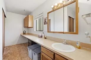 748 E Antelope Dr N, Layton, UT 84041 - Photo 16