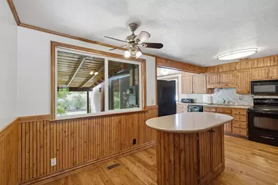 192 E 7845 S, Sandy, UT 84070 - Photo 8