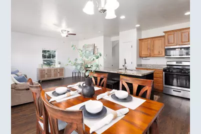 2117 E Glamis Ct S, Draper, UT 84020 - Photo 4