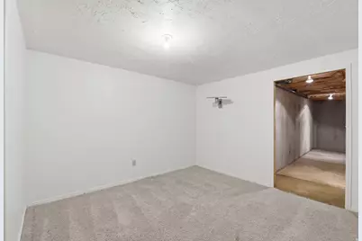 5371 W Fieldbury Cir S, West Valley, UT 84120 - Photo 32