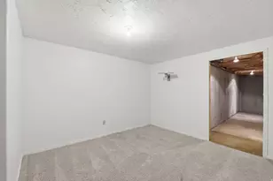 5371 W Fieldbury Cir S, West Valley, UT 84120 - Photo 32
