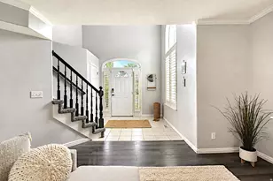 9092 S Enchanted Oak Ln, Sandy, UT 84094 - Photo 2