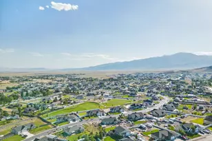 2417 E Patriot Dr, Eagle Mountain, UT 84005 - Photo 10