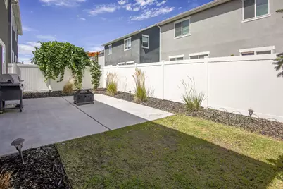 2064 W 3360 S, Syracuse, UT 84075 - Photo 16