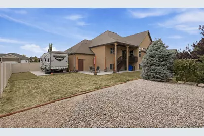 2662 W 2325 N, Farr West, UT 84404 - Photo 6