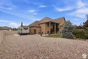 2662 W 2325 N, Farr West, UT 84404 - Photo 6