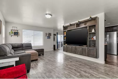 15046 S Gallant Dr, Bluffdale, UT 84065 - Photo 4