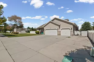 3762 W Elk Valley Ln S, South Jordan, UT 84095 - Photo 4