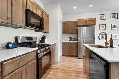 662 N 2560 E, Spanish Fork, UT 84660 - Photo 6