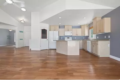 6952 W Hunter Dr, West Valley, UT 84128 - Photo 4