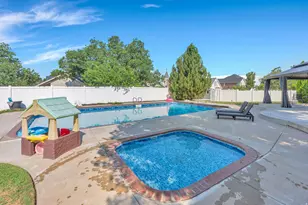 3661 N 2300 E, Layton, UT 84040 - Photo 74