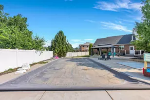 3661 N 2300 E, Layton, UT 84040 - Photo 64