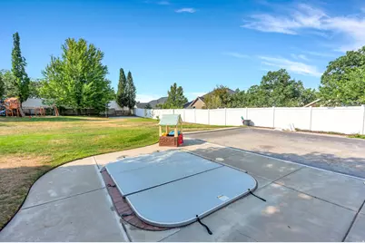 3661 N 2300 E, Layton, UT 84040 - Photo 62