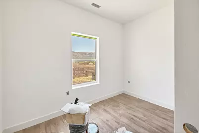 760 N Lauritzen, Hildale, UT 84784 - Photo 6