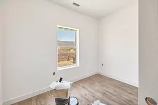 760 N Lauritzen, Hildale, UT 84784 - Photo 6
