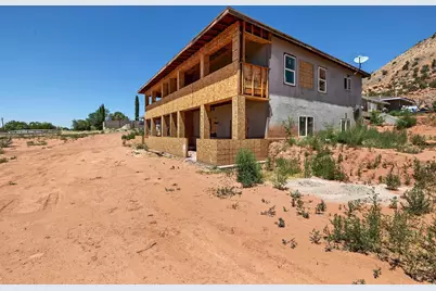 760 N Lauritzen, Hildale, UT 84784 - Photo 16