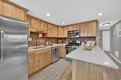 9728 S 1650 W, South Jordan, UT 84095 - Photo 8