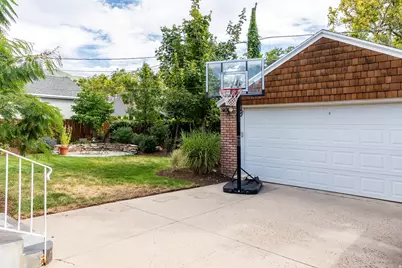 2030 E 900 S, Salt Lake City, UT 84108 - Photo 24