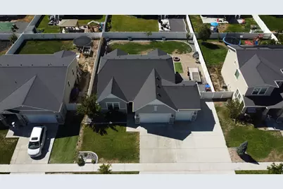 1422 E Lowe Peak Dr, Eagle Mountain, UT 84005 - Photo 34