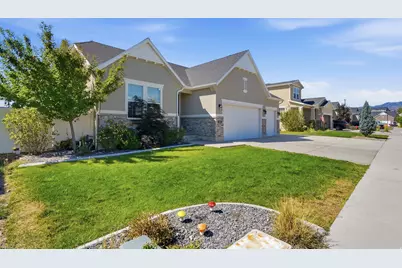 1422 E Lowe Peak Dr, Eagle Mountain, UT 84005 - Photo 4