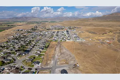 2463 W 1150 N #13, Tremonton, UT 84337 - Photo 10