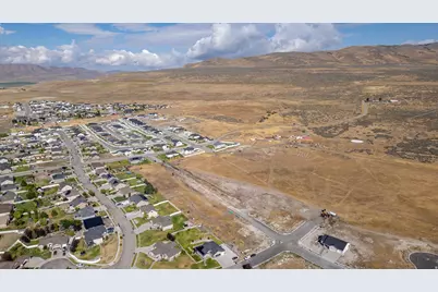 2463 W 1150 N #13, Tremonton, UT 84337 - Photo 8