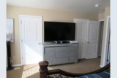1624 N Hollyhock Cir W, Farmington, UT 84025 - Photo 12
