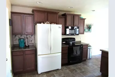 1624 N Hollyhock Cir W, Farmington, UT 84025 - Photo 6