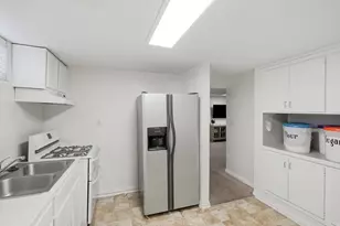 410 E 9120 S, Sandy, UT 84070 - Photo 32