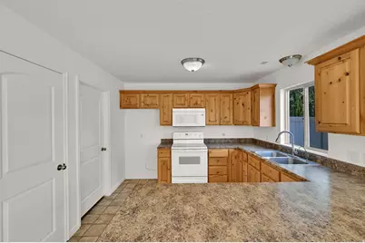 761 N Blackhorse Dr E, Spanish Fork, UT 84660 - Photo 8