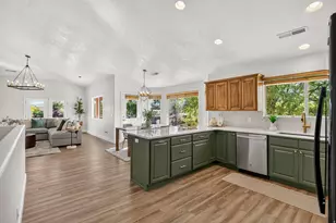509 W Damascus Dr, Bloomington, UT 84790 - Photo 10