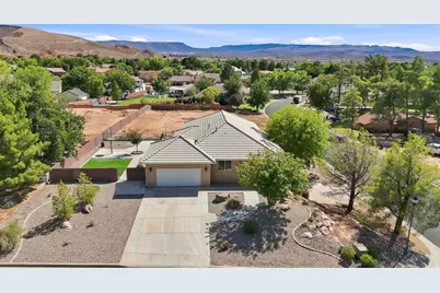 509 W Damascus Dr, Bloomington, UT 84790 - Photo 4